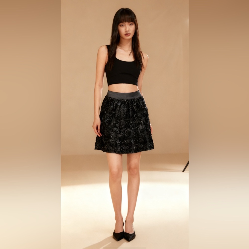 Cleo black Camellia floral skirt size 10